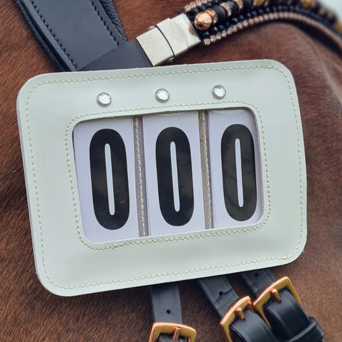 Number holder for bridle or chabrake 